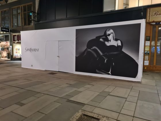 Plane Druck auf Staubwand inkl. Montage 1010 Wien
