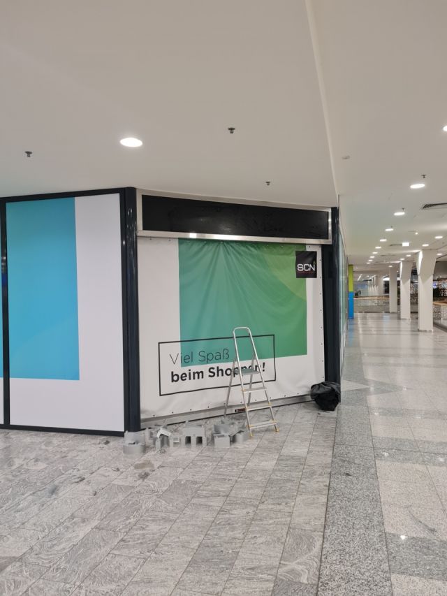 Plane + Aufkleber Druck + Montage – Referenz AbdeX