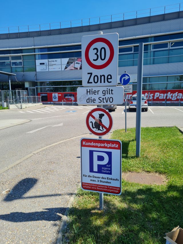 Parkplatzschilder Druck und Montage – Referenz AbdeX