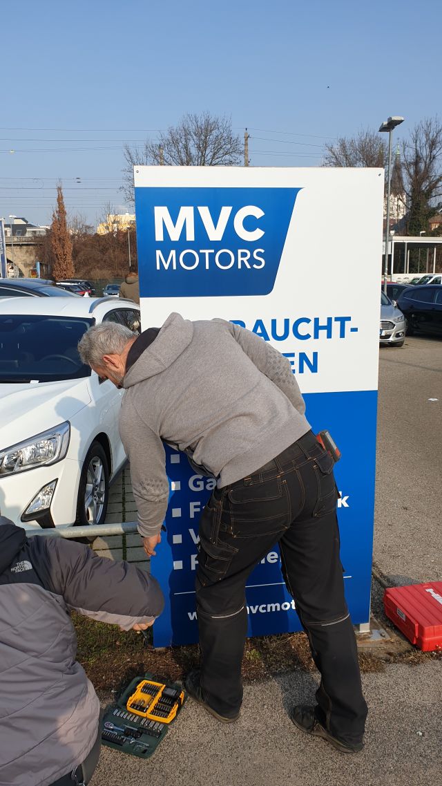 Aluschilder Druck und Montage Wien – Referenz AbdeX