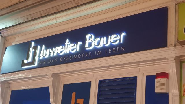 LED Buchstaben Produktion und Montage 1180 Wien – Referenz AbdeX