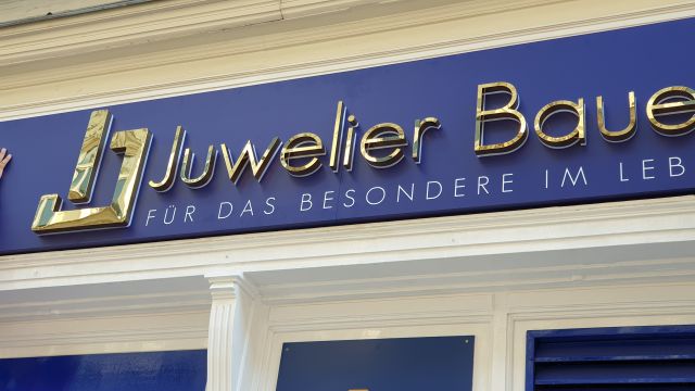 LED Buchstaben Produktion und Montage 1180 Wien – Referenz AbdeX