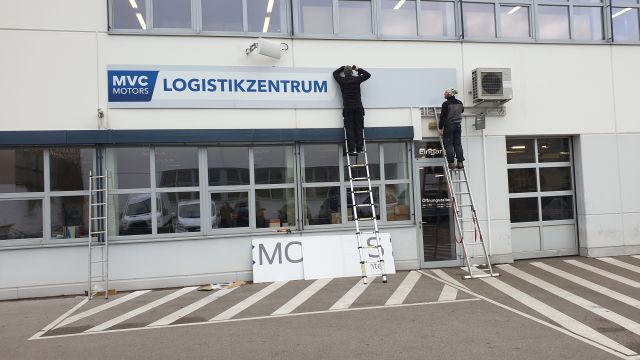 Autohaus und Werkstatt Planen und Schilder Druck und Montage – Referenz AbdeX