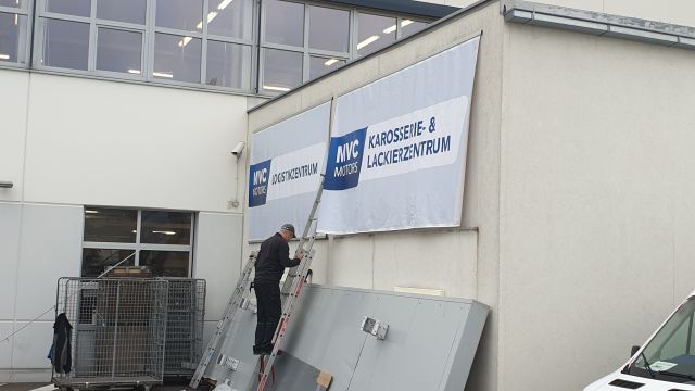 Autohaus und Werkstatt Planen und Schilder Druck und Montage – Referenz AbdeX