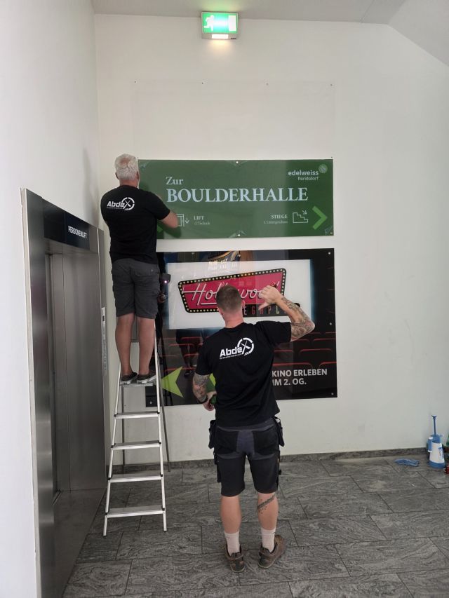 Plexiglas Schild Druck und Montage – Referenz AbdeX