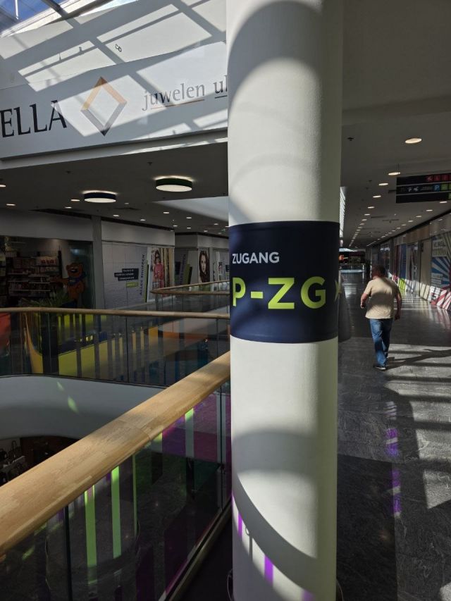 Aufkleber Druck + Montage Säule Einkaufszentrum – Referenz AbdeX