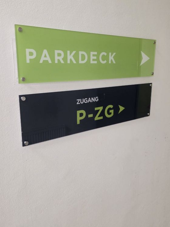 Aludibond Druck + Montage Parkdeck Beschilderung