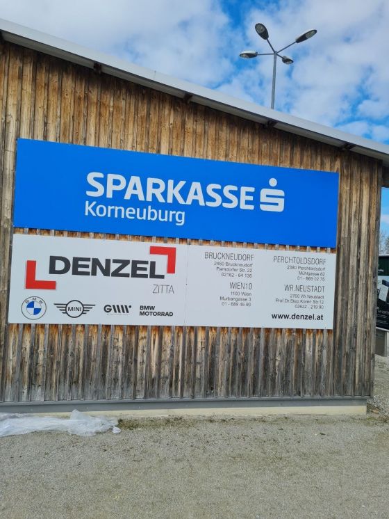 Aluschild bedruckt Druck + Montage Fassade