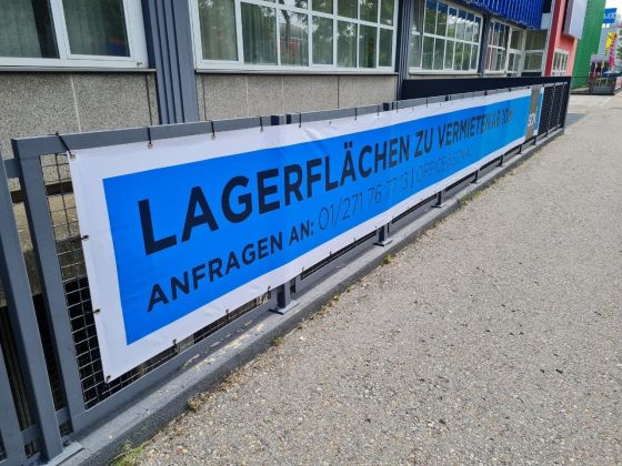 Pvc Planen / Banner bespannt auf Zaungitter