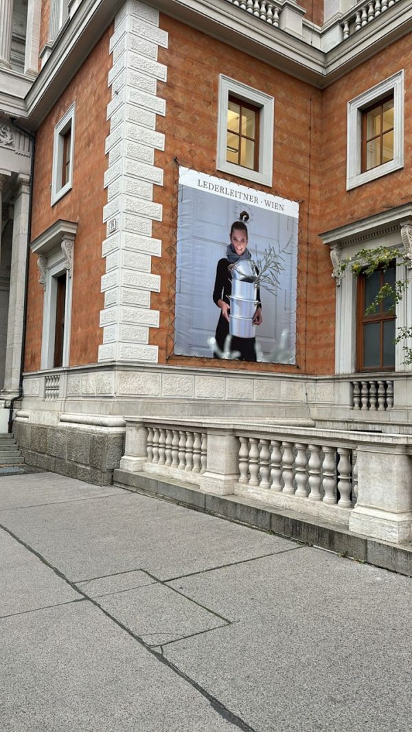 Druck Plane inkl. Montage mit Seilkletterern 1010 Wien Börse