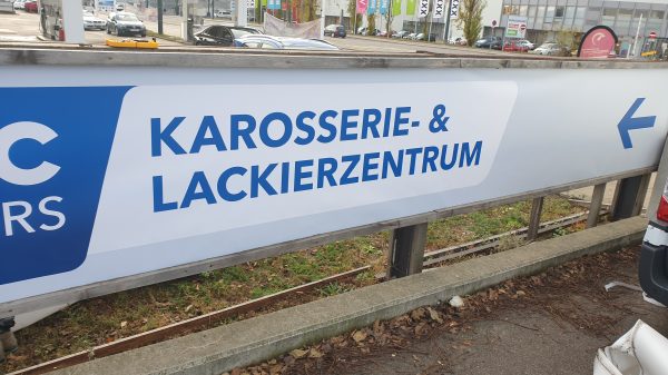 Autohaus und Werkstatt Planen und Schilder Druck und Montage