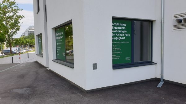 Makler Lokalvermietung Beschriftung inkl. Druck und Montage