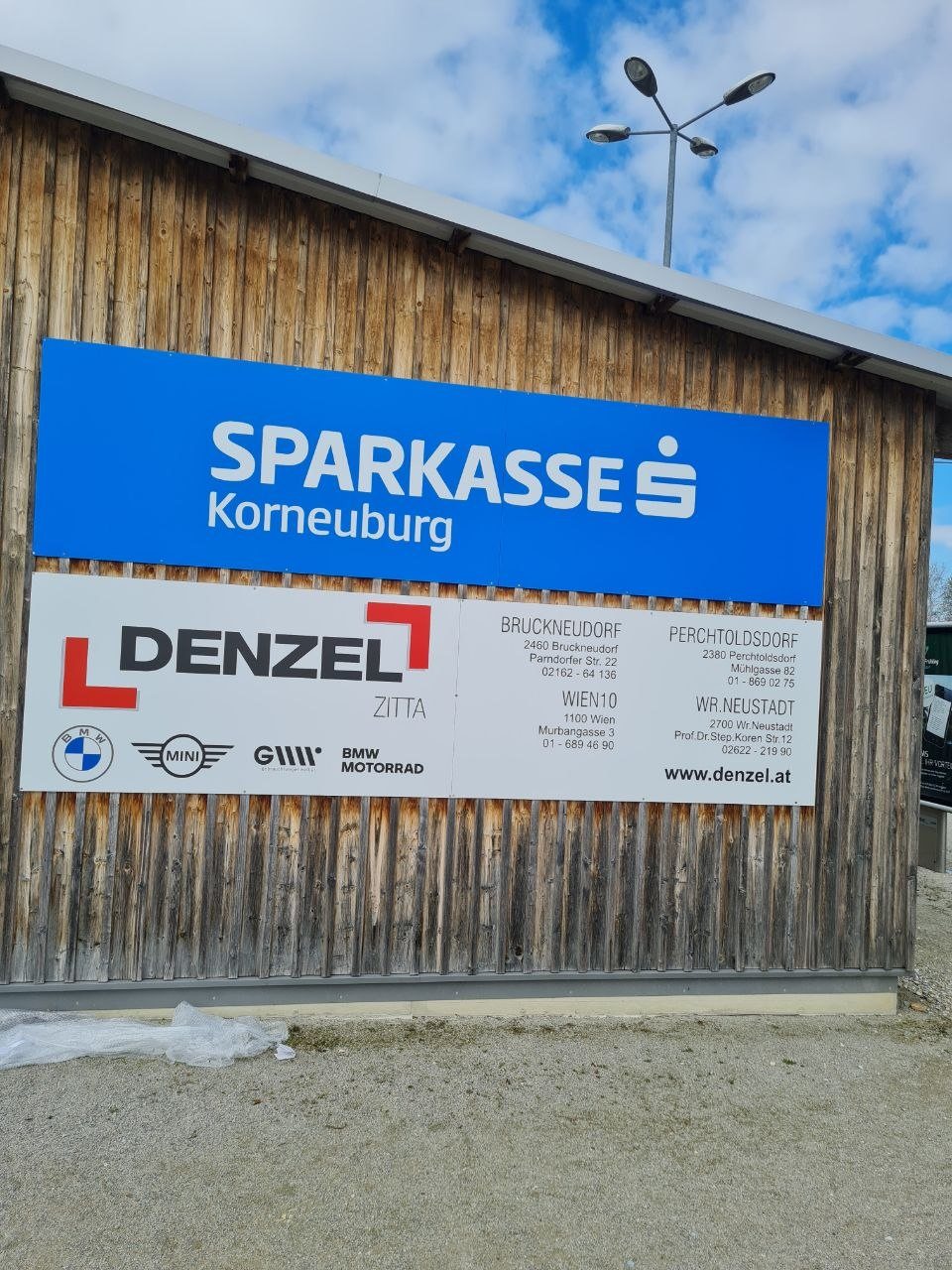 Aluschild bedruckt Druck + Montage Fassade
