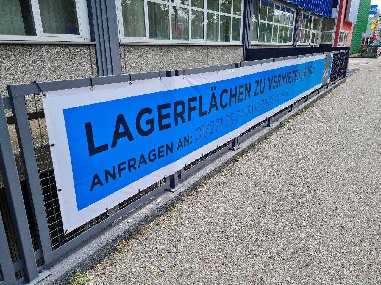 Pvc Planen / Banner bespannt auf Zaungitter
